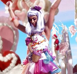 Katy Perrys Super-Sexy Gams