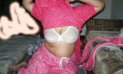 My aunty in shalwar kamez