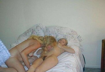 Girl/girl amateurs