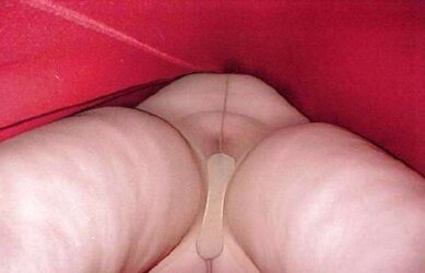Upskirt mature! Fledgling!