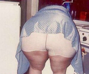 Upskirt mature! Fledgling!