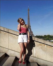 French Bloggers Mode with cool gams