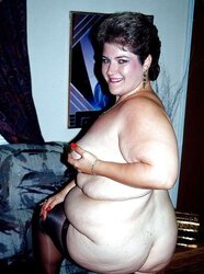 PLUMPER brown-haired