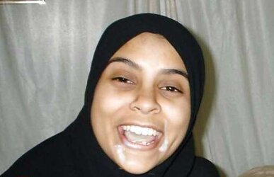 Non-porno Arab woman, with or sans hijab III