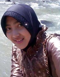 Non-porno Arab woman, with or sans hijab III