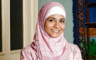 Non-porno Arab woman, with or sans hijab III
