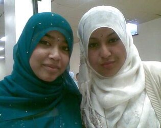 Non-porno Arab woman, with or sans hijab III