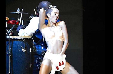 Handsome Nasty Miley Cyrus on MTV VMAs August
