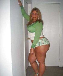 Giant breats, huge gams