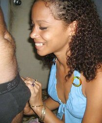 Jeune beurette suce son copain