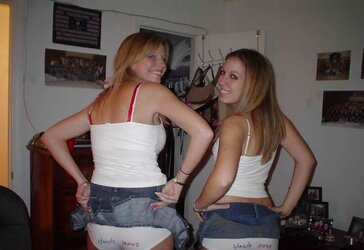 Naughty femmes in denim XXXI