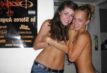 Naughty femmes in denim XXXI