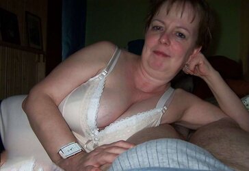 CumLvr46F From SmutDates.com