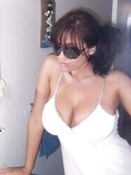 MEATY HOOTERS - TAUT TOPS