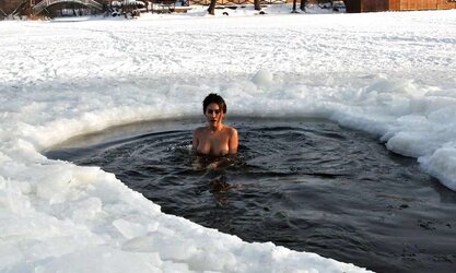 Ukrainian winter naturist gang - INNUSKA