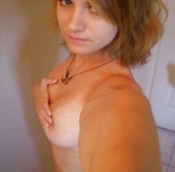 Quelque coquine a qui je les prete