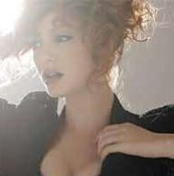 Sexiest chick on earth contestant
