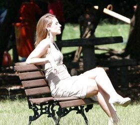 Brazilian and World Celebrities Red-Hot Crossed Gams