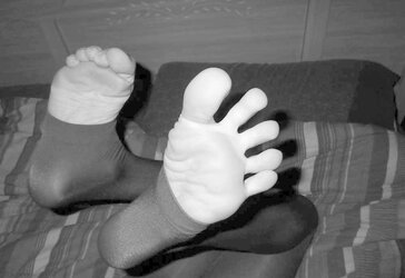 Soles ebony and white position