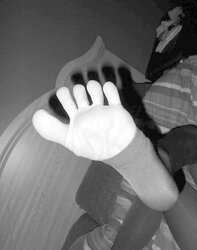 Soles ebony and white position