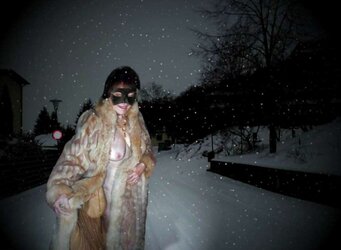 My Timid Wifey -Outdoor