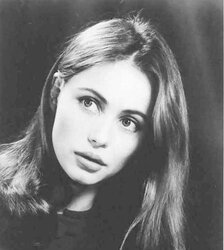 Emmanuelle Beart N