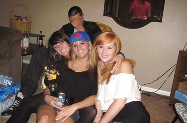 FaceBook Thong Glimpse