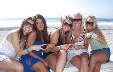 FaceBook Thong Glimpse