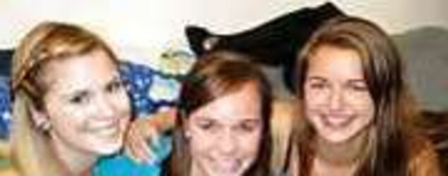 FaceBook Thong Glimpse