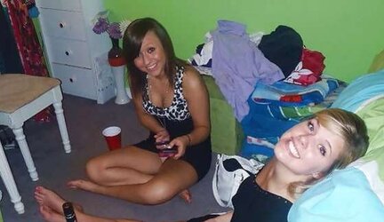 FaceBook Thong Glimpse
