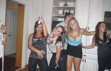 FaceBook Thong Glimpse