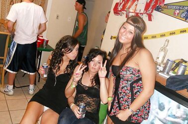 FaceBook Thong Glimpse