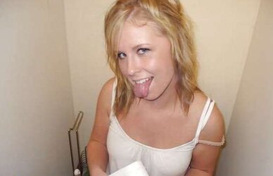 FaceBook Thong Glimpse