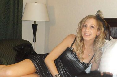 FaceBook Thong Glimpse