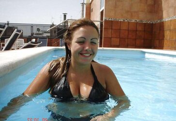 BEAUTIFUL FEMMES IN SUPER-HOT SWIMSUITS II