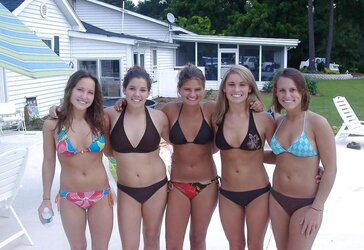BEAUTIFUL FEMMES IN SUPER-HOT SWIMSUITS II