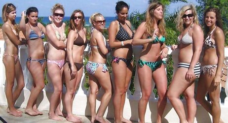 BEAUTIFUL FEMMES IN SUPER-HOT SWIMSUITS II