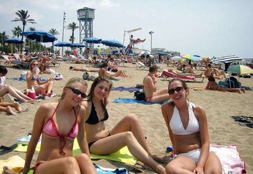 BEAUTIFUL FEMMES IN SUPER-HOT SWIMSUITS II
