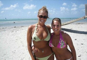 BEAUTIFUL FEMMES IN SUPER-HOT SWIMSUITS II