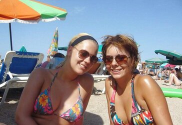 BEAUTIFUL FEMMES IN SUPER-HOT SWIMSUITS II