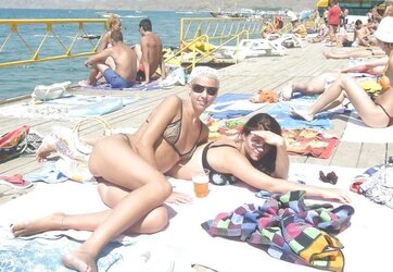 BEAUTIFUL FEMMES IN SUPER-HOT SWIMSUITS II