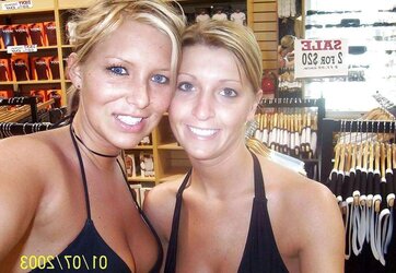 BEAUTIFUL FEMMES IN SUPER-HOT SWIMSUITS II