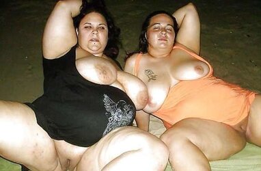 REAL PLUMPER Girly-Girl Duo On The Beach