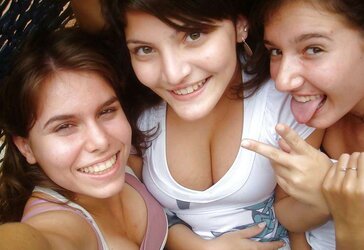 Teenie Bosom Queens