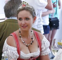 Teenie Bosom Queens