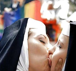 Tramps smooching cocksluts