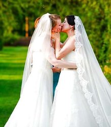 Tramps smooching cocksluts
