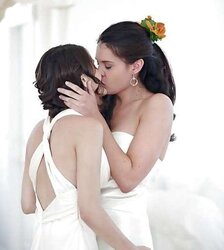 Tramps smooching cocksluts