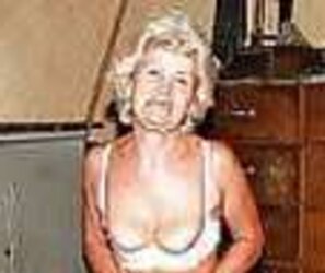Granny EFFIE en een paar andere geile omas