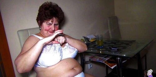 Grandma plowing her muff with a fake penis: OldNanny